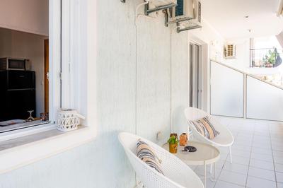 Artemida Beach Apartment