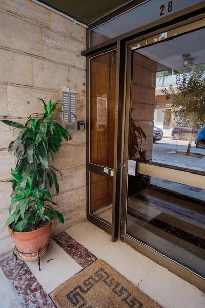 Charming & Authentic Gem - Walk to Port & Shops!