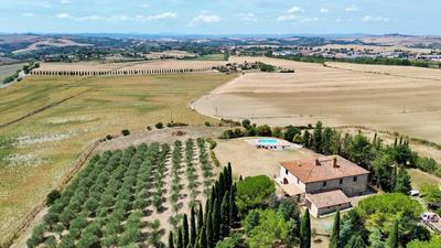 Podere Viepri - Villa in esclusiva nei Colli Senesi con Vasca idromassaggio
