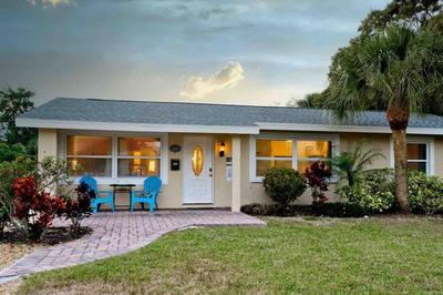 On Island! Private Pool Home-Walk to Great Beach!