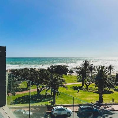 Gorgeous 5 star apartment in Camps Bay