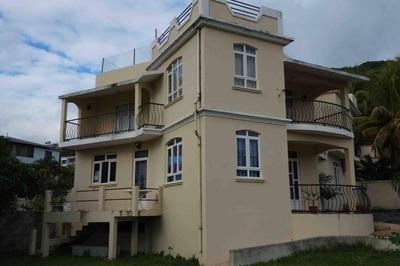 3 bedroom comfortable bungalow La Gaulette