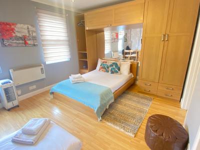 1 Bed Flat - Sleeps 2 - Wifi