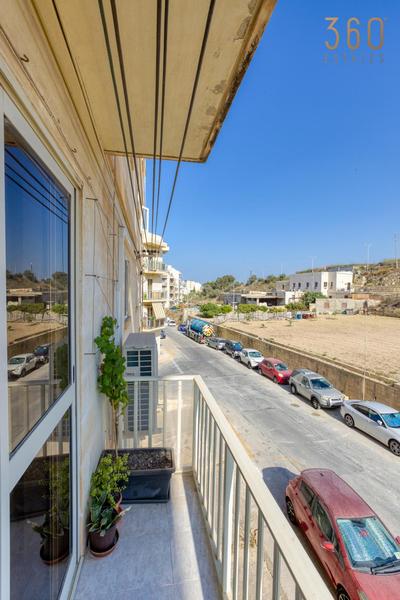 Cosy 1BR Apt with private balcony in St Pauls Bay by 360 Estates