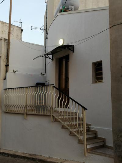 Calandra House