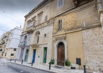 Floriana Two bedroom unit set in an old condominium