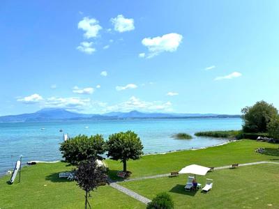 SG Family - LakeSide Apartment