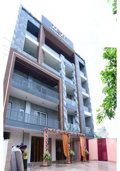 Aadat Hotel