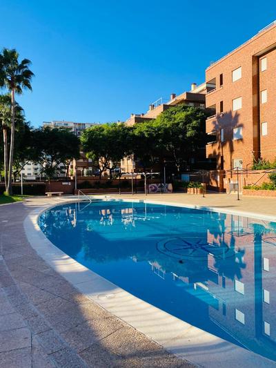 Precioso apartamento con piscina