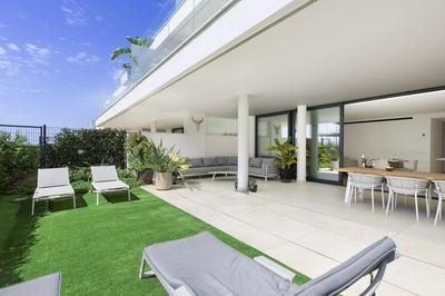 Exlusive Apartment with Garden in Higueron