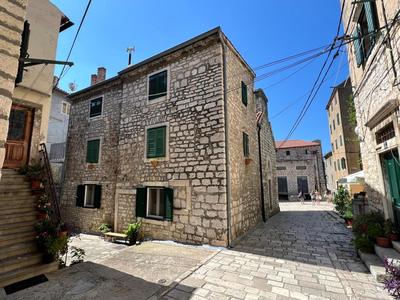 Apartment Mirakul