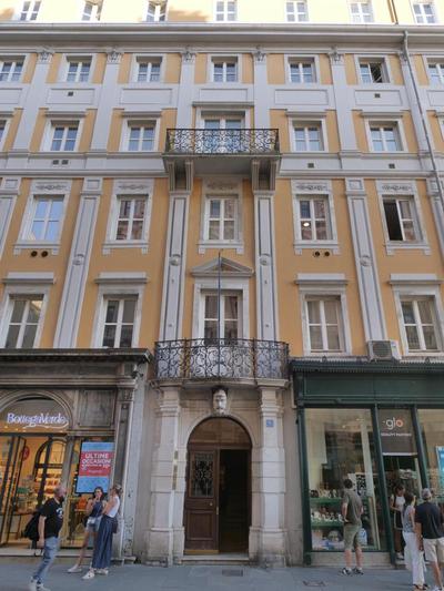 Centro Storico in Piazza Unità Moderno WiFi AC Casa Vacanze Trieste