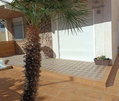Casa con piscina cerca del mar