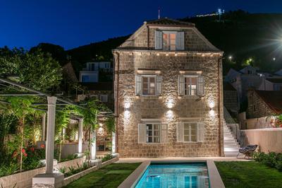 HERITAGE VILLA SPINDLER by DuHomes