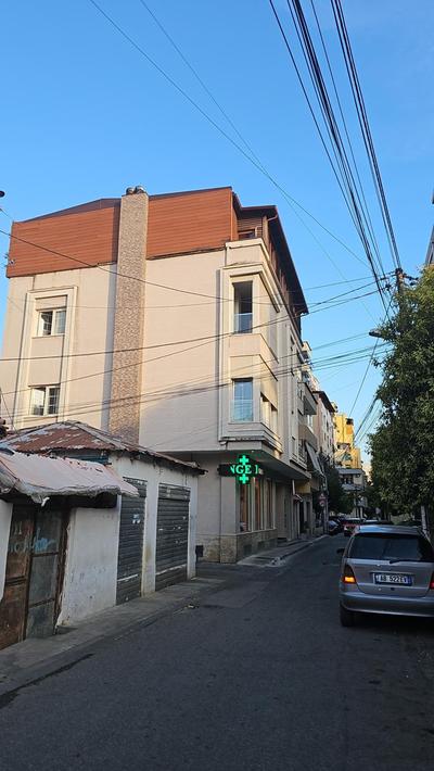 3 bedrooms apartment Central Location