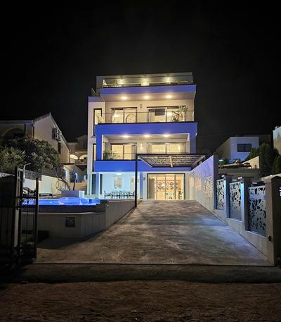 De luxe Villa Palace Al Nera 2 swimming pools at sea