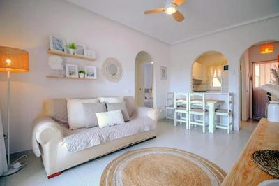 Apartamento en Torrevieja con Piscina y a 100 metros de la playa