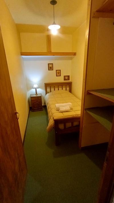 Habitacion individual con baño compartido