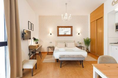 C15 - Charming Modern Studio in the Centre