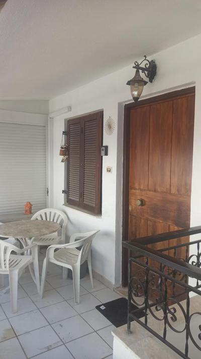 Central Charming Apartment in Paralia Ofriniou, 50m from the Beach, Free Parking, Wi-Fi, Pet-Friendly, AC