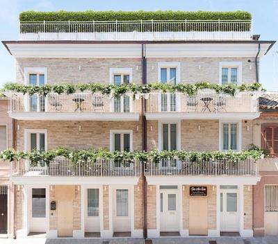 Queen Suite di Opera Arte Rooms