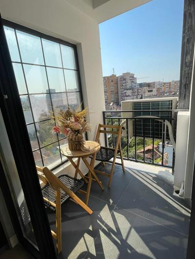 Luxury One Bedroom Apartment