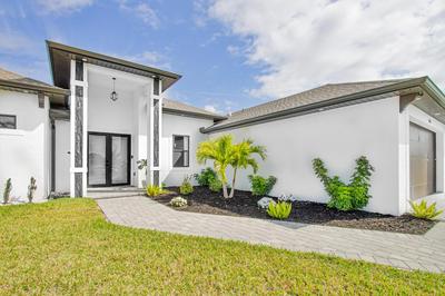 Luxurious Waterfront Home with Heated Pool and Jacuzzi