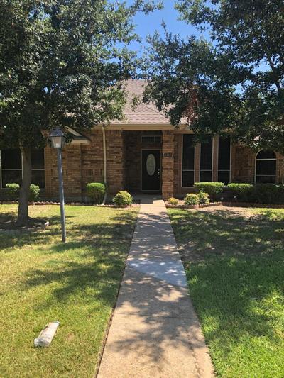 Luxury Pool Retreat Near Downtown Dallas
