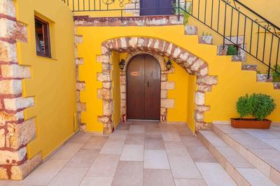 SternesVillage, Lower Ground Floor