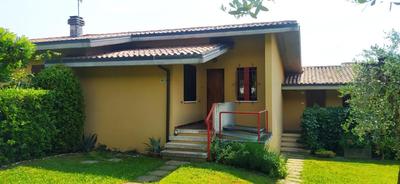 La casa di Trude, bilocale vista lago con giardino