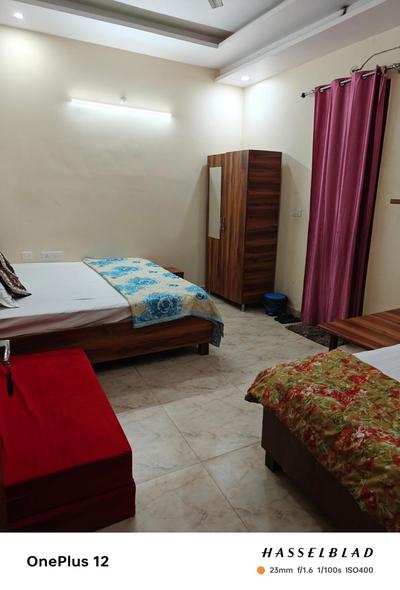 Radhe Shyam Niketan Hotel