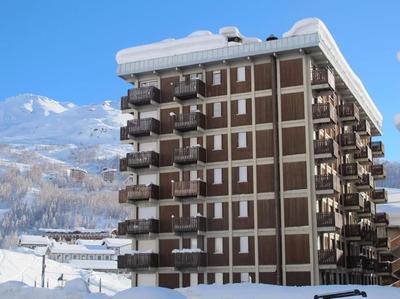 Trilocale T337 davanti alle piste