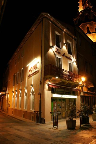 Hôtel Restaurant Les Arcades