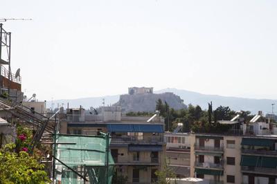 Mocha Acropolis View Apartment