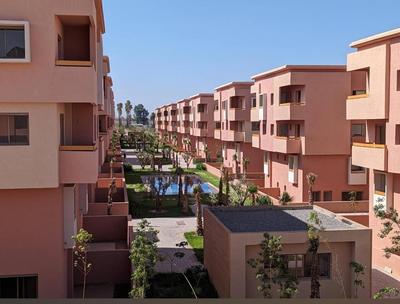 Apartment avec piscine