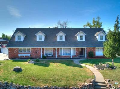 7 Bedroom Luxurious retreat with Heated Pool, Hot tub & King Beds