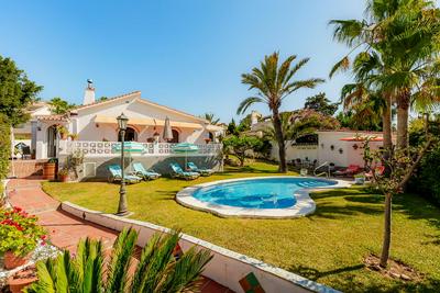 Casa Florita Great Located Beach Side in Marbella