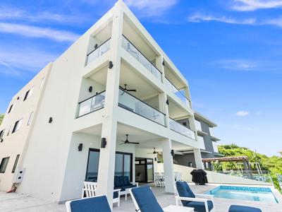 Luxury Indigo Oceanfront Terrace