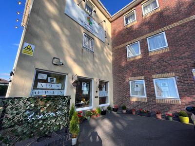 GO2 Gloucester Hotel by OYO