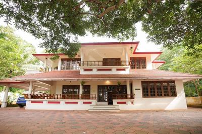 Vellayani Bungalow 4BHK staycation