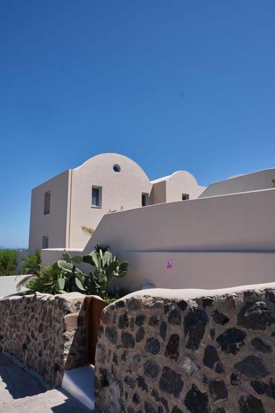 Pink Freud Villas Santorini