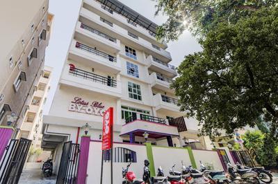 Super Hotel O JNTU college Near LULU mall, KPHB Colony.