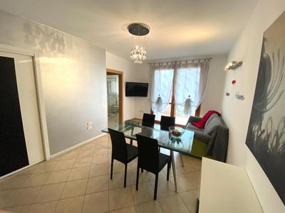 Easy Access to Venice Apartment