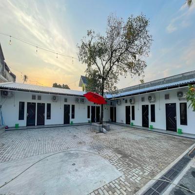 JM Tuparev Mitra RedDoorz