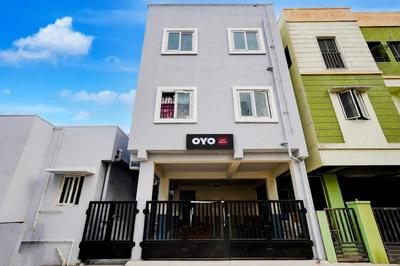 Hotel O White Inn