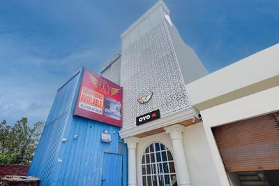 Super OYO Hotel O Fly High