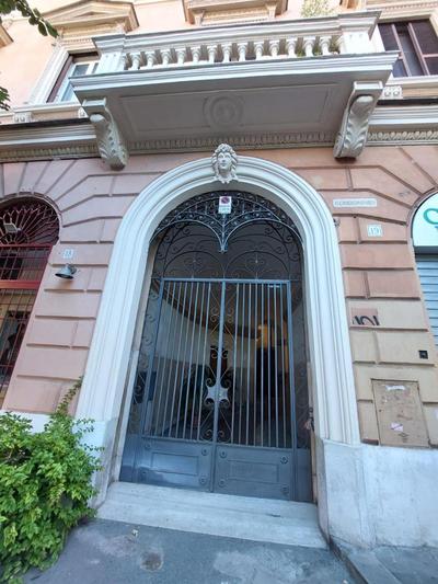 Tiburtino Apartment