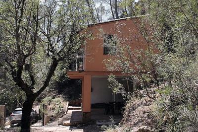 Cozy house on the banks of the Turia river