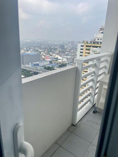 100 West Makati Tower