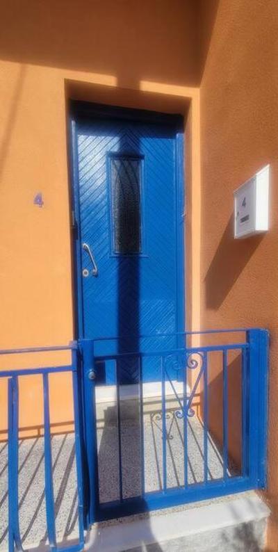 The warm house Aegina